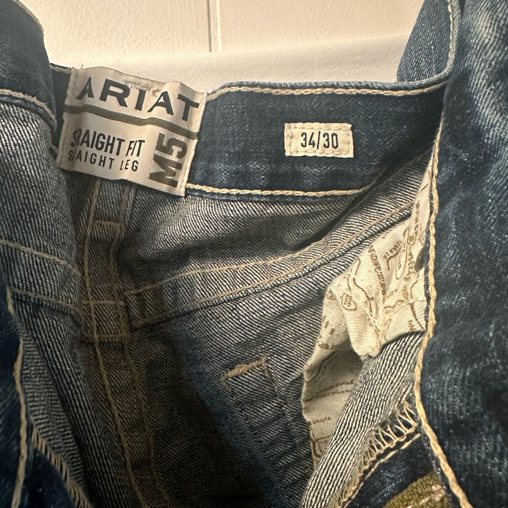 Ariat M5 straight fit Straight leg